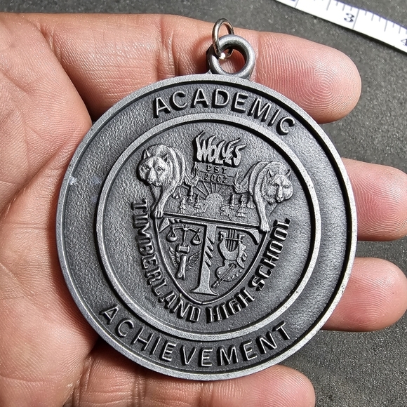 timberland highschool academic achievement medal Wolves Established 2002 2 inche - Picture 1 of 3